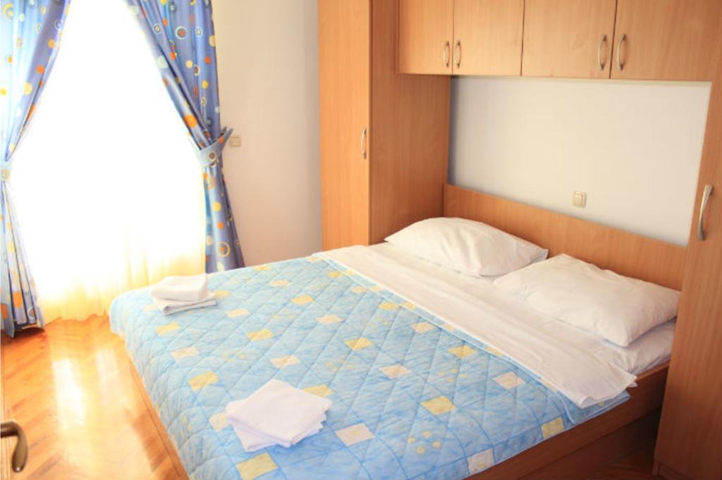 Cosmic Gate Apartments (Adults Only) Новалья Экстерьер фото