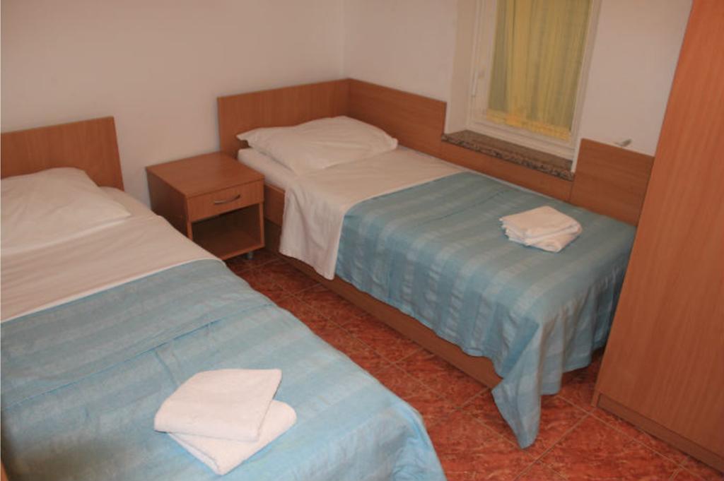 Cosmic Gate Apartments (Adults Only) Новалья Экстерьер фото