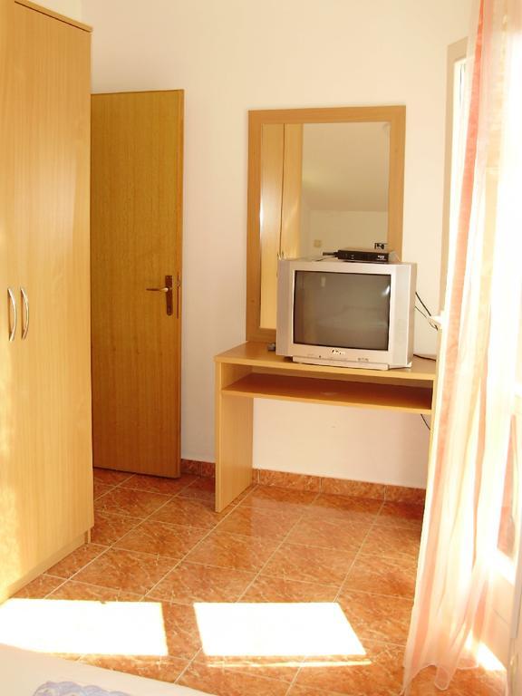 Cosmic Gate Apartments (Adults Only) Новалья Экстерьер фото