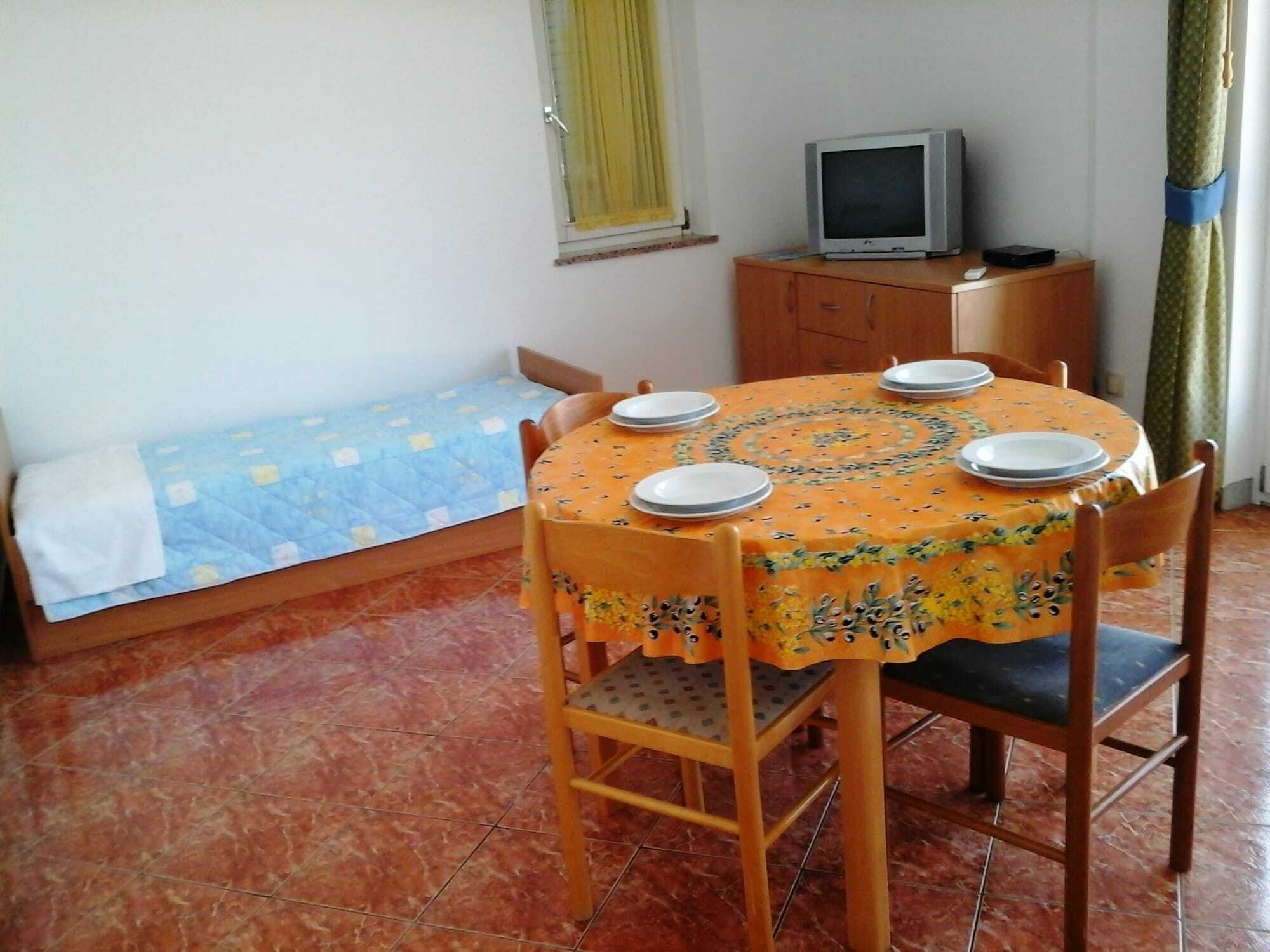 Cosmic Gate Apartments (Adults Only) Новалья Экстерьер фото